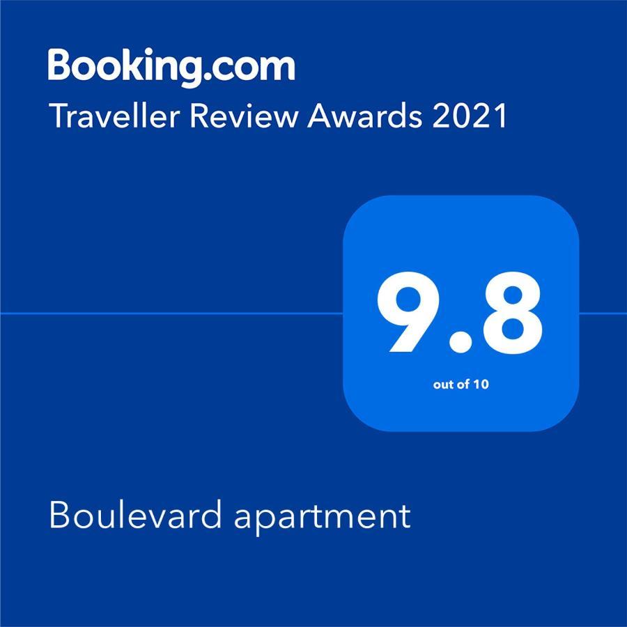 Boulevard Apartment バトゥーミ エクステリア 写真