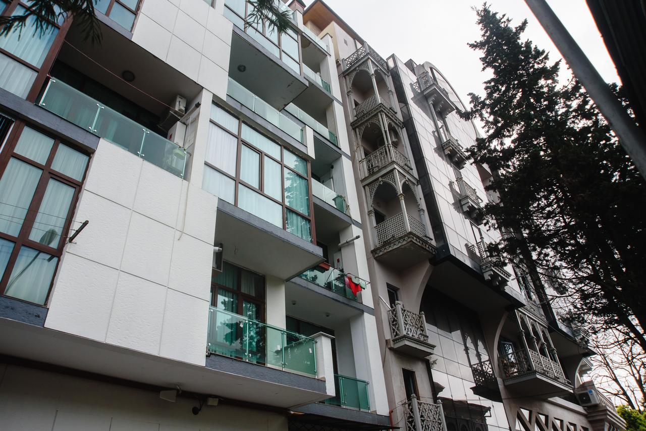 Boulevard Apartment バトゥーミ エクステリア 写真