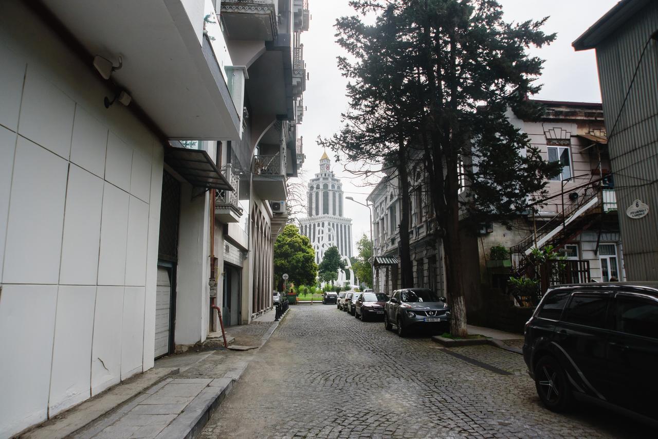 Boulevard Apartment バトゥーミ エクステリア 写真