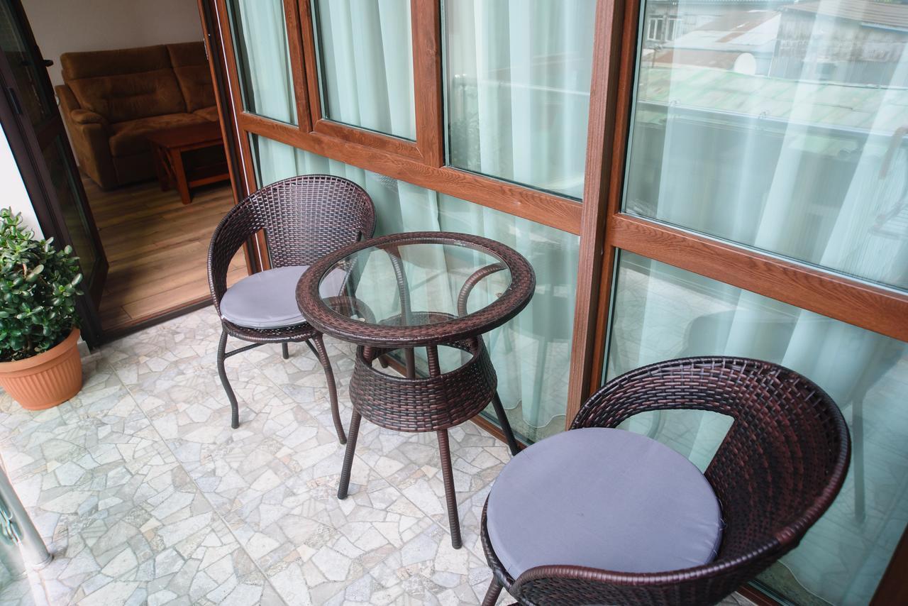 Boulevard Apartment バトゥーミ エクステリア 写真